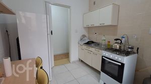Image 13 - 915558
