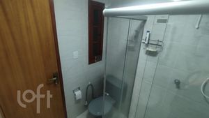 Image 7 - 915558