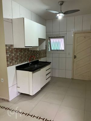 Image 6 - 915560