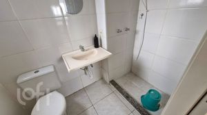 Image 4 - 915563