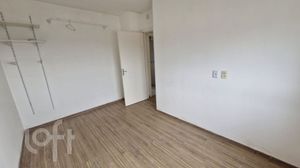 Image 20 - 915563