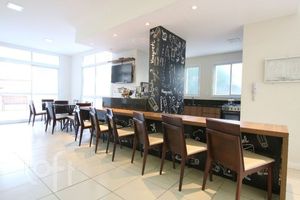 Image 4 - 915566