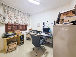 Image 20 - 915572