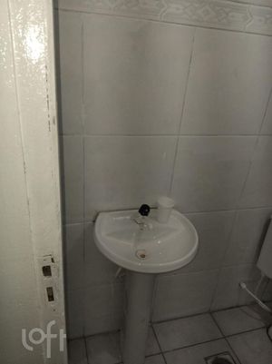 Image 3 - 915575