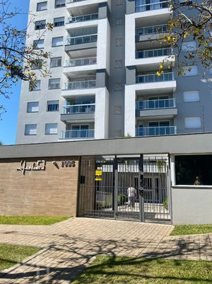Image 33 - 915579