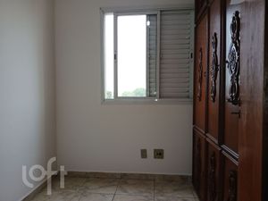 Image 1 - 915582