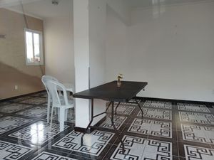 Image 9 - 915582