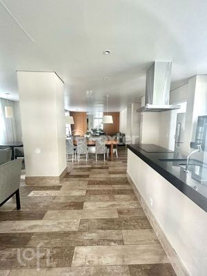 Image 3 - 915583