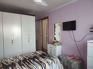 Image 7 - 915585