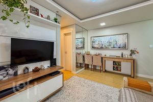 Image 4 - 915592