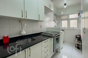 Image 27 - 915592