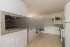 Image 30 - 915593