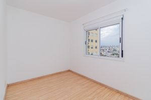 Image 7 - 915595