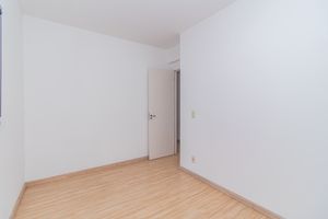 Image 5 - 915595