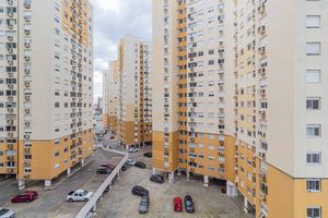 Image 18 - 915595