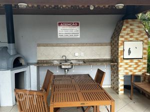 Image 12 - 915597