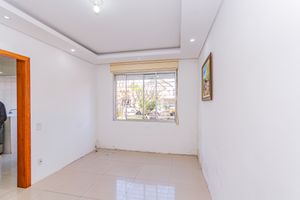 Image 1 - 915598