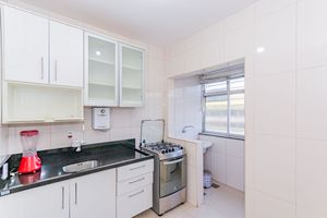 Image 18 - 915598