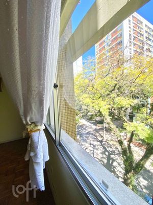 Image 19 - 915608