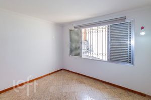 Image 33 - 915612