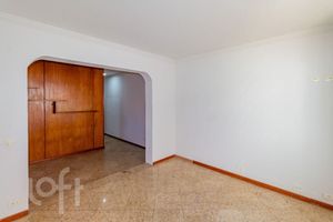 Image 30 - 915612