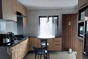 Image 22 - 915622