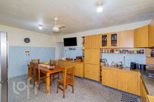 Image 6 - 915623