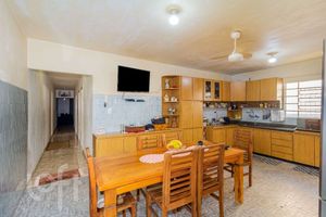 Image 5 - 915623