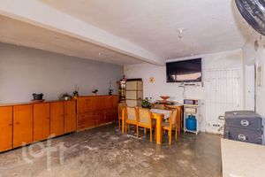 Image 10 - 915623