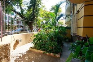 Image 8 - 915624