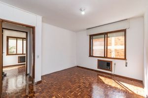 Image 31 - 915635