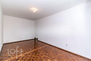 Image 18 - 915635