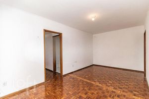 Image 17 - 915635