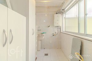 Image 7 - 915643
