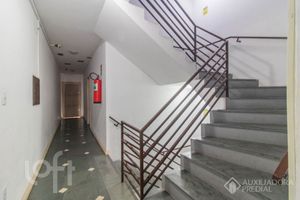 Image 19 - 915643