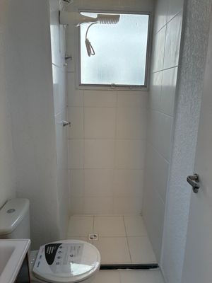 Image 19 - 915645