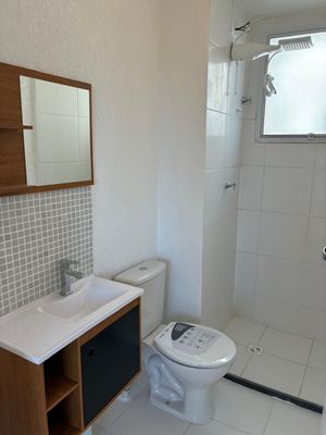 Image 5 - 915645