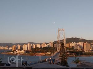 Image 16 - 915659