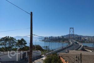 Image 26 - 915659