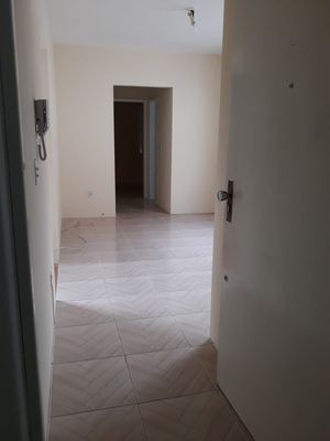 Image 1 - 915667