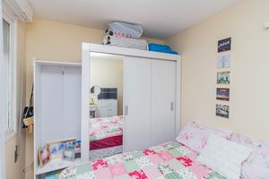 Image 9 - 915667