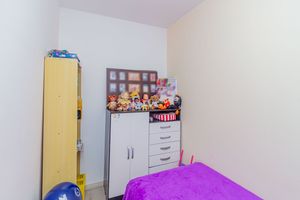 Image 14 - 915667