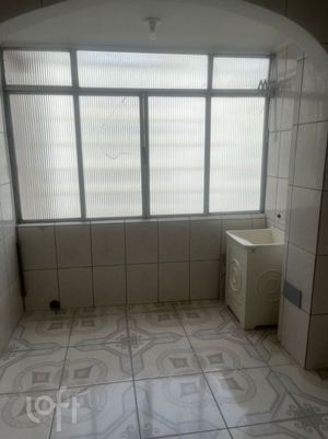 Image 3 - 915679