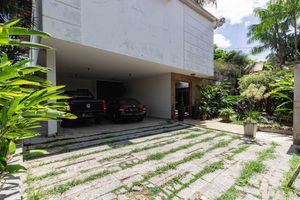 Image 60 - 915682