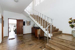 Image 10 - 915682
