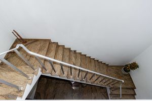 Image 13 - 915682