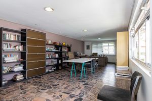 Image 45 - 915682