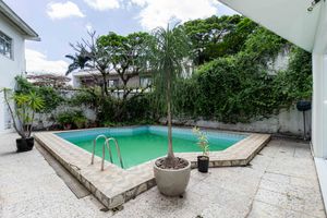 Image 4 - 915682