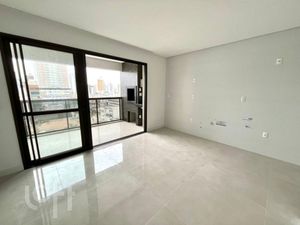 Image 4 - 915685