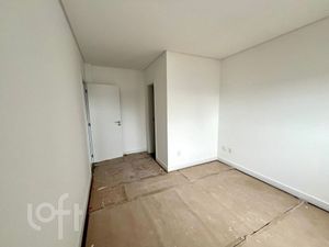 Image 15 - 915685